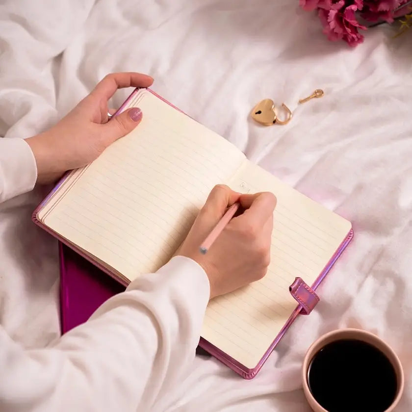 Heart-Lock Journal – Pastel Blue Vegan Leather, 320 Pages