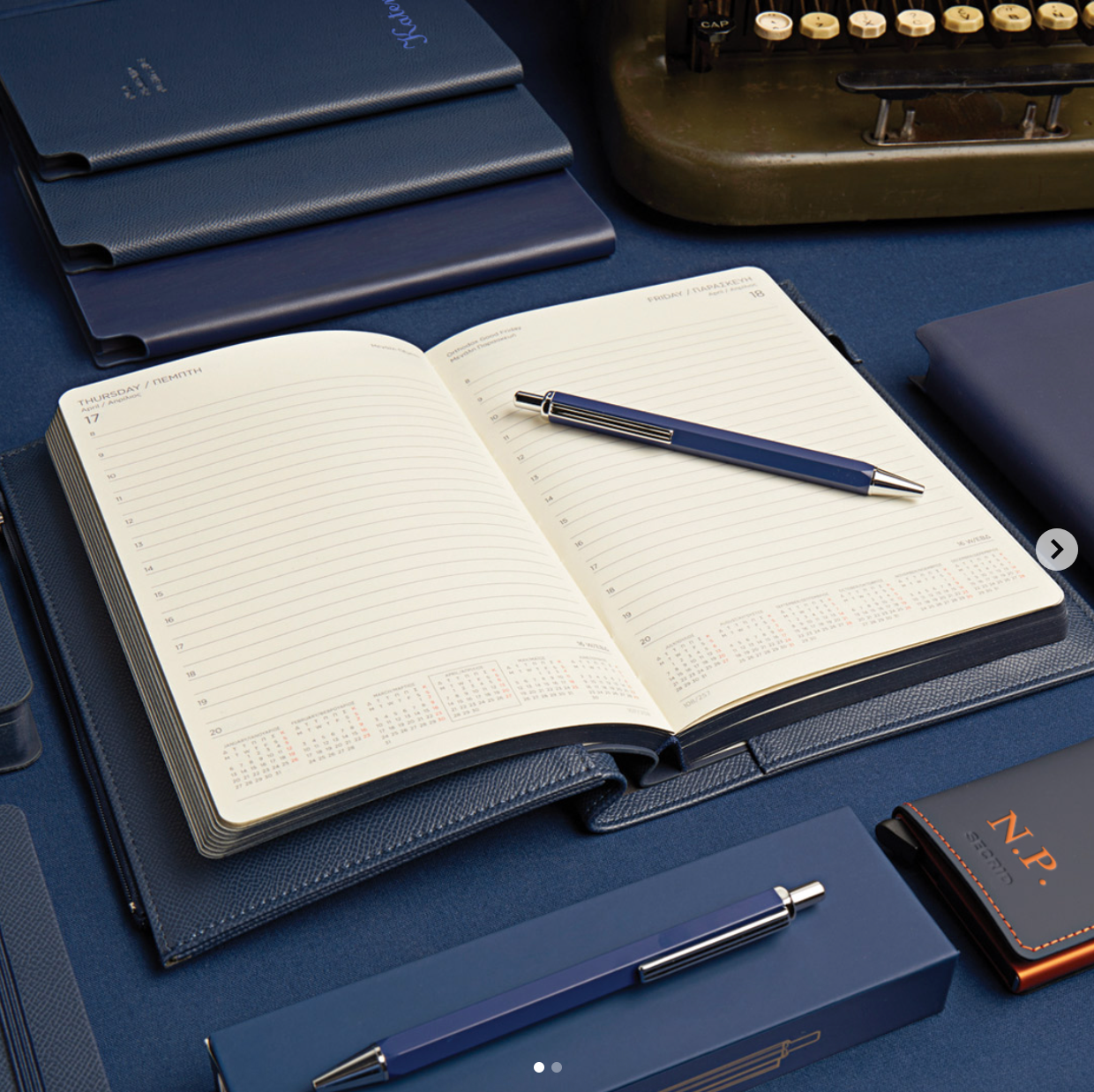 2026 Venzi Daily Planner — Grey Vegan Leather with Elastic (5.1" × 8.3", Bilingual, One-Day-Per-Page)