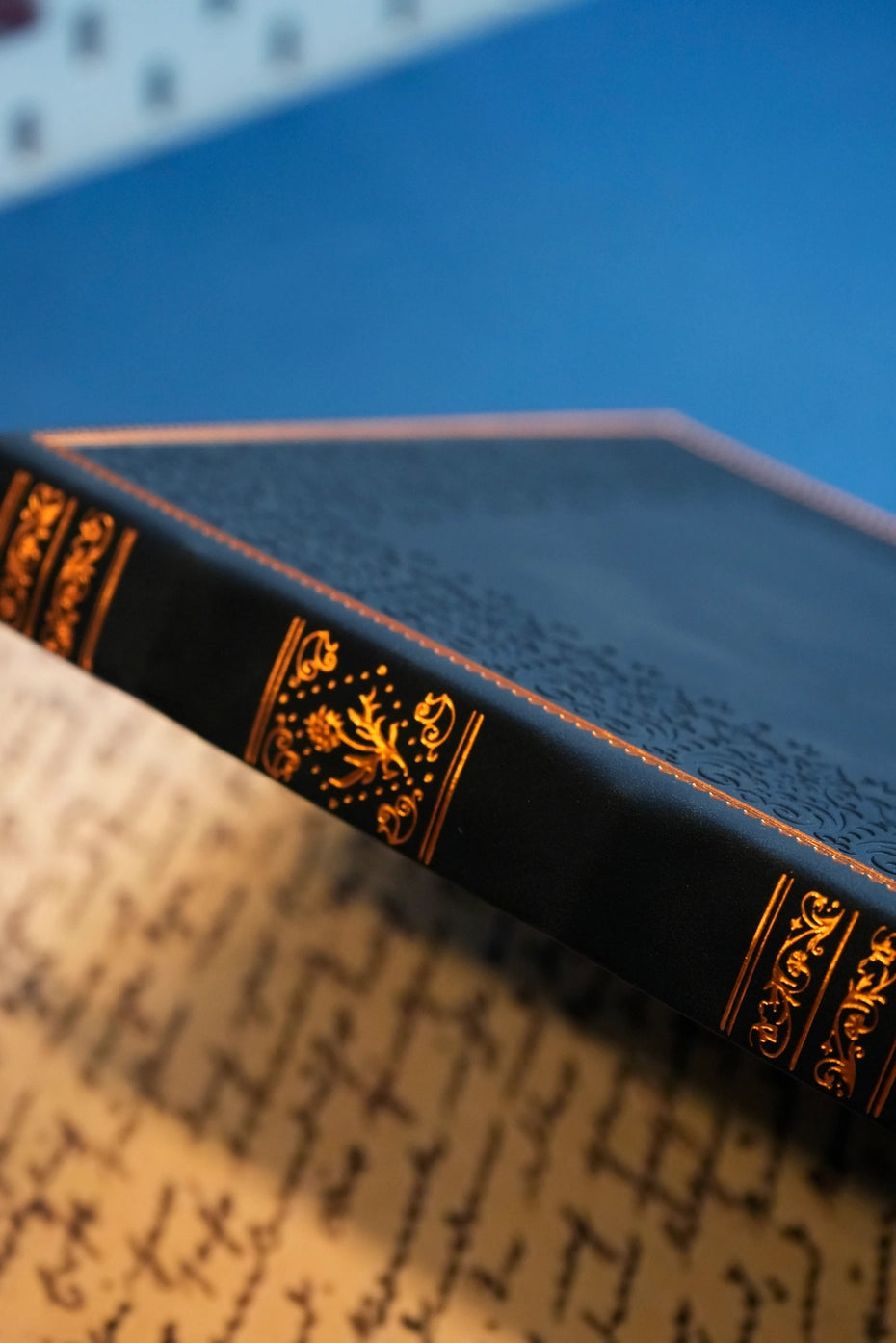 Large Artisan Heritage Journal – Rich Satin Black, 192 Blank Pages, Bronze Gilded Edges