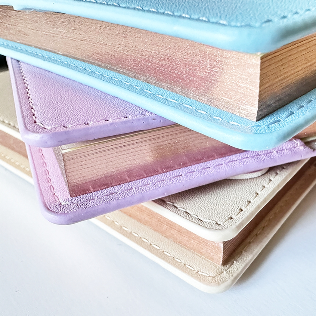 CAT journal for girls in trendy fashion colors, high-quality paper, compact and easy to carry – perfect for daily notes and creativity. By Victoria's Journals.