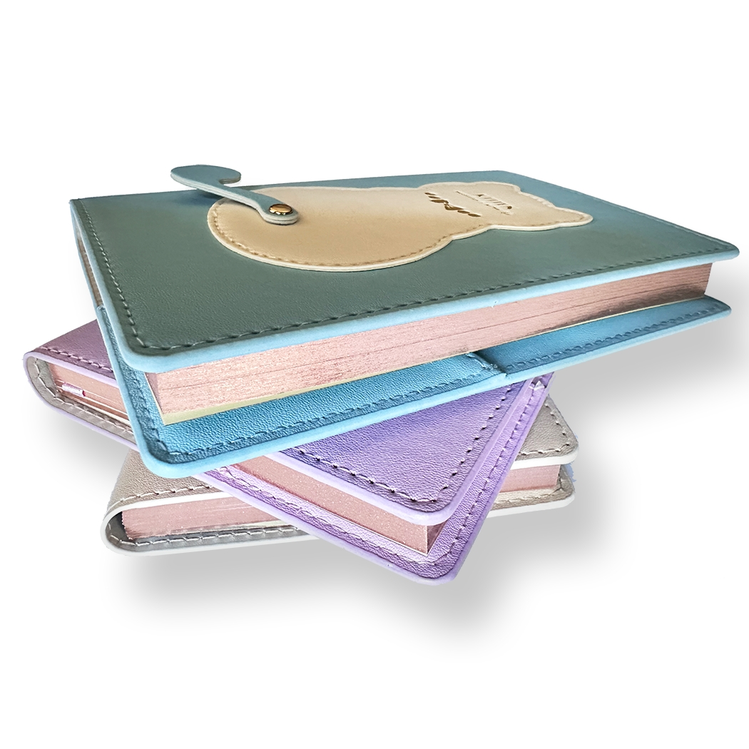 CAT journal for girls in trendy fashion colors, high-quality paper, compact and easy to carry – perfect for daily notes and creativity. By Victoria's Journals.