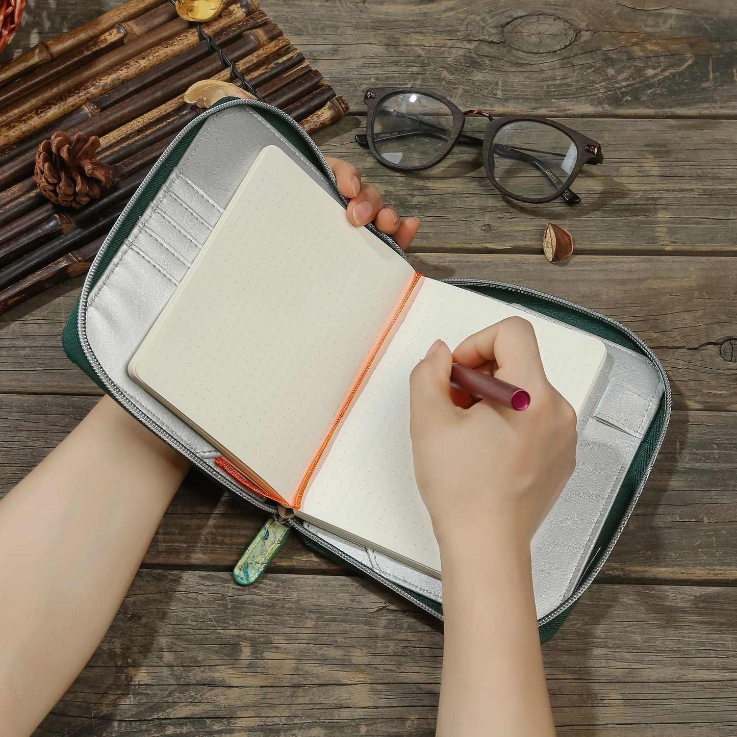 Zippered Vegan Leather Portfolio Diary (Vintage Brown)