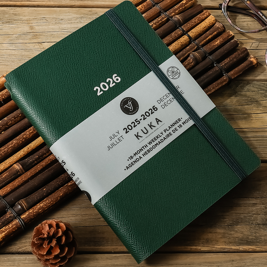 2025–2026 Kuka Weekly Planner — Green 5.5" × 8" Vegan Leather with Pen Holder (18-Month, Bilingual)