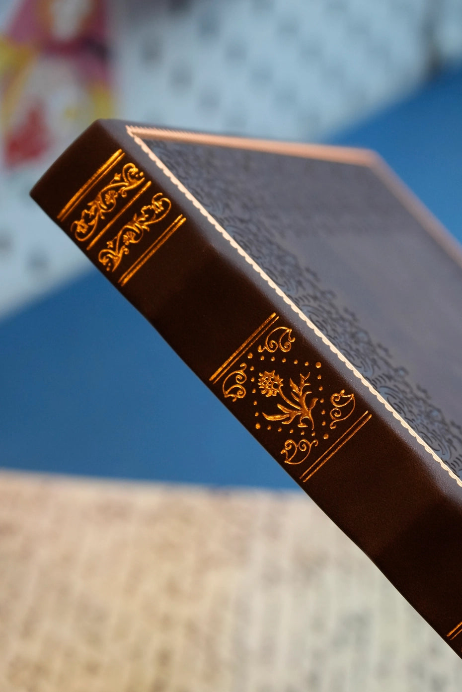 Large Artisan Heritage Journal – Rich Satin Black, 192 Blank Pages, Bronze Gilded Edges