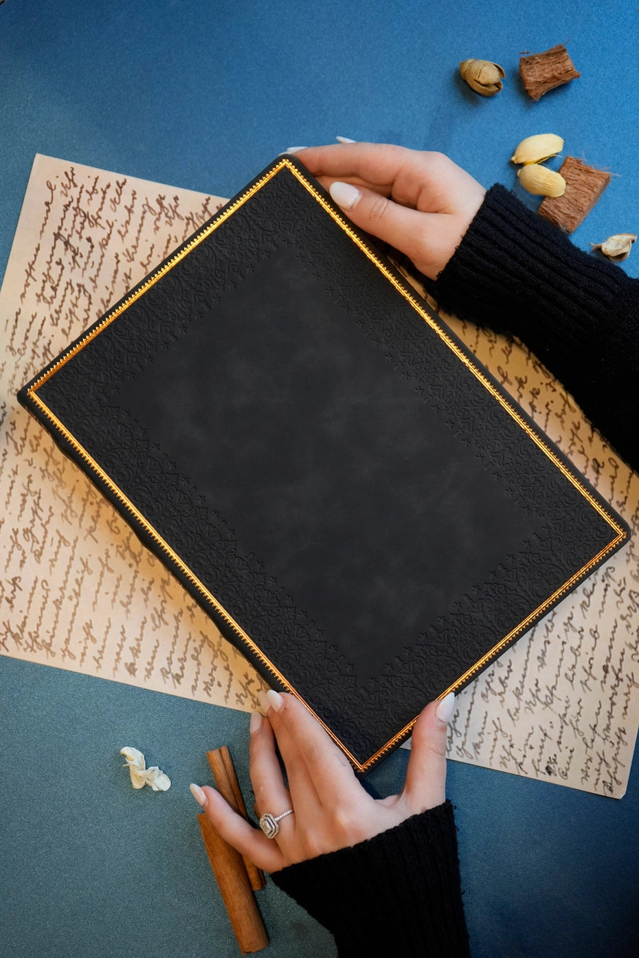 Large Artisan Heritage Journal – Rich Satin Black, 192 Blank Pages, Bronze Gilded Edges