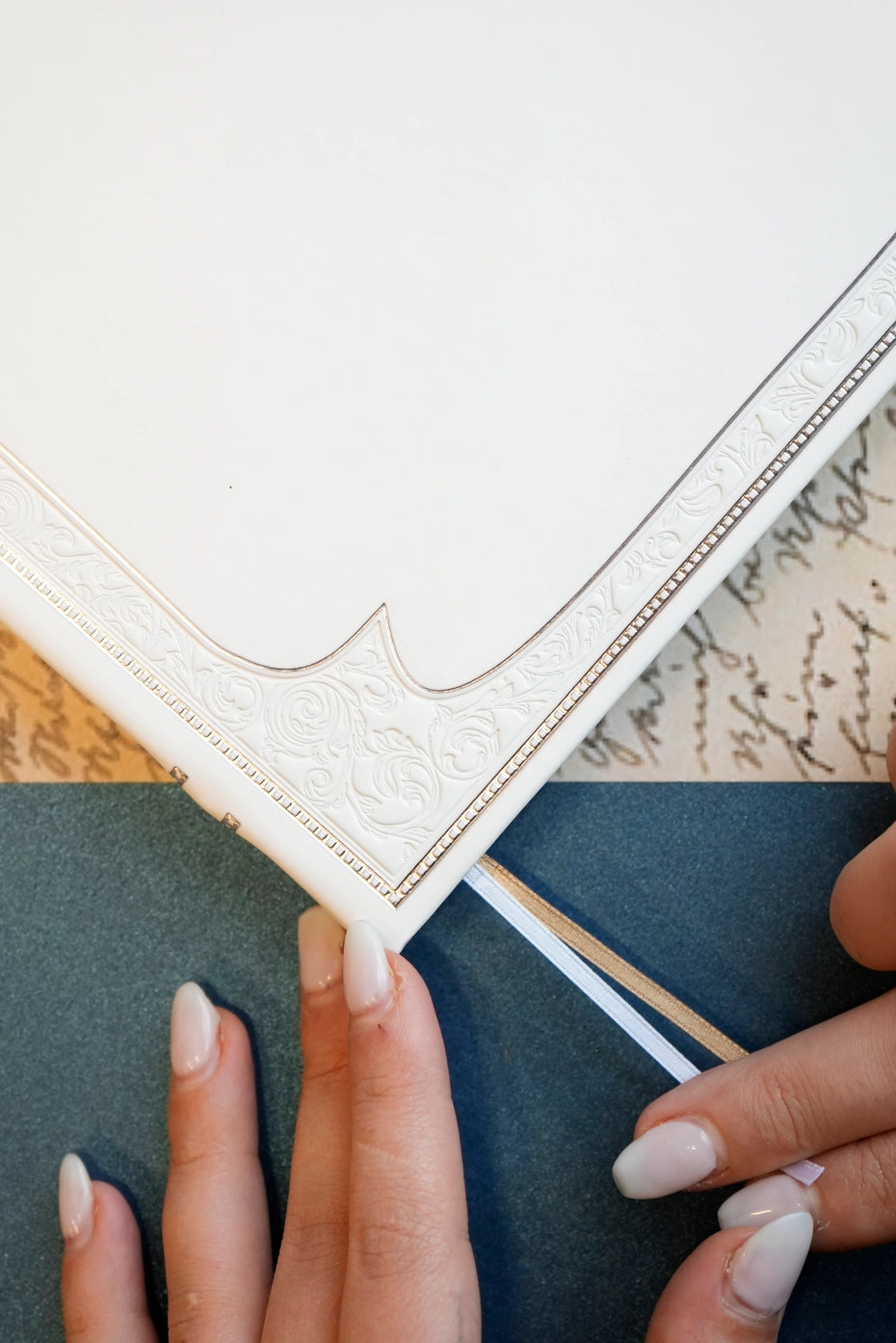 Large Artisan Heritage Journal – Rich Satin White, 192 Blank Pages, Silver Gilded Edges