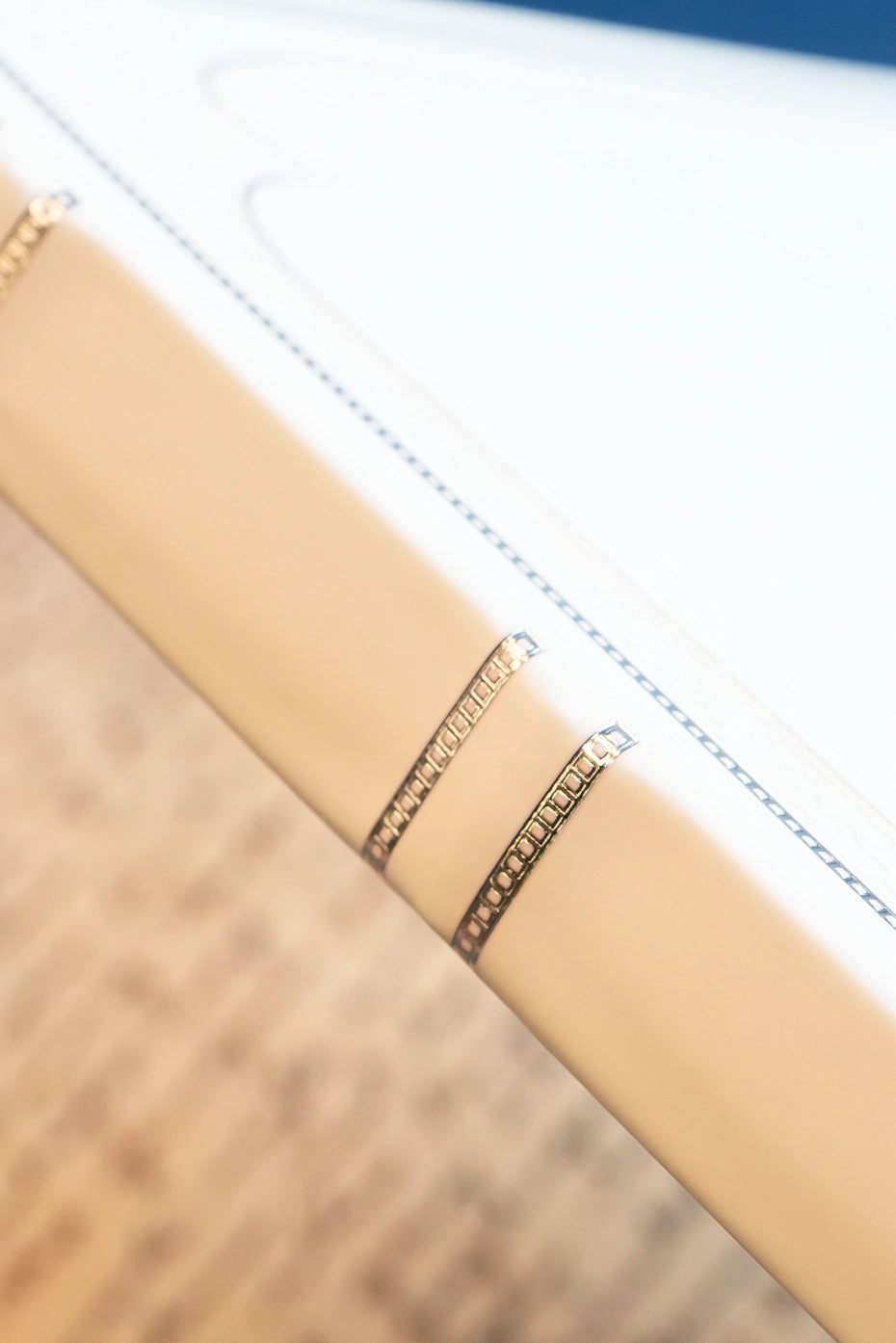 Large Artisan Heritage Journal – Rich Satin White, 192 Blank Pages, Silver Gilded Edges