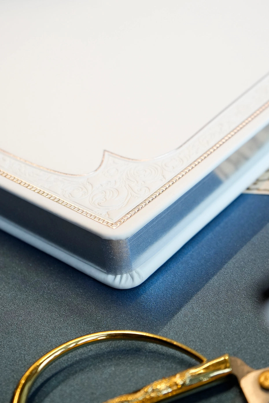Large Artisan Heritage Journal – Rich Satin White, 192 Blank Pages, Silver Gilded Edges