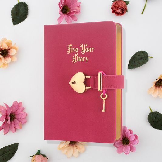 5 Year Diary for Women and Girls: Five-Year Happiness, Memory and Daily Journal with Heart Lock - 4.7x6.5", 394pages (Fuchsia)